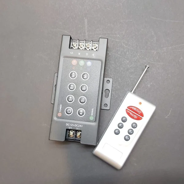 کنترلر RGB رادیویی 30 آمپر 12 ولت 8 دکمه مدل DM30RF8K